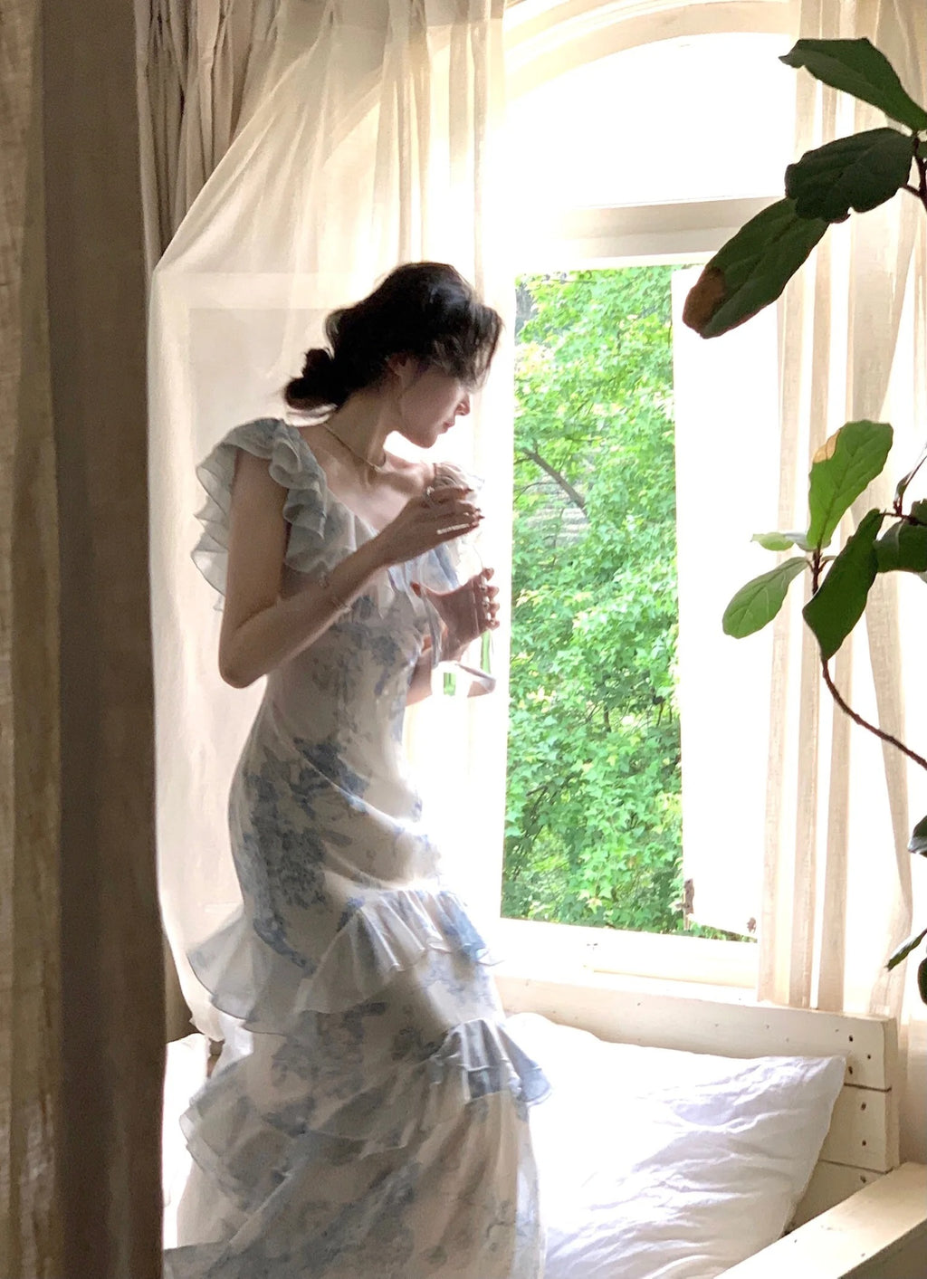 Floral Ruffle Dress With High Waist And Fishtail Skirt In Beige Blue Flower Print