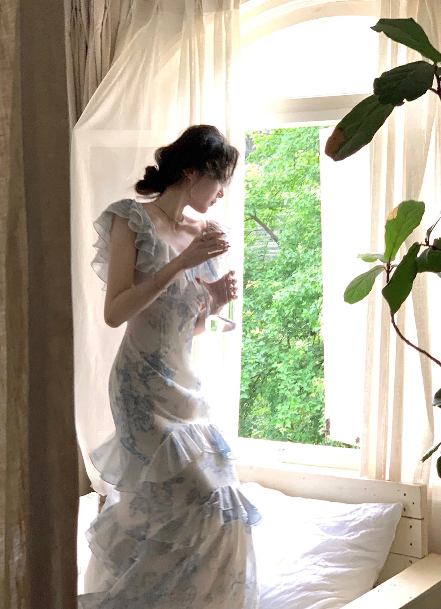 Floral Ruffle Dress With High Waist And Fishtail Skirt In Beige Blue Flower Print