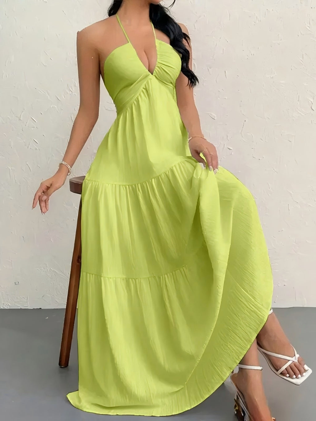 Backless Halter Neck A-Line Maxi Dress With Pleated Skirt For Beach Vacation