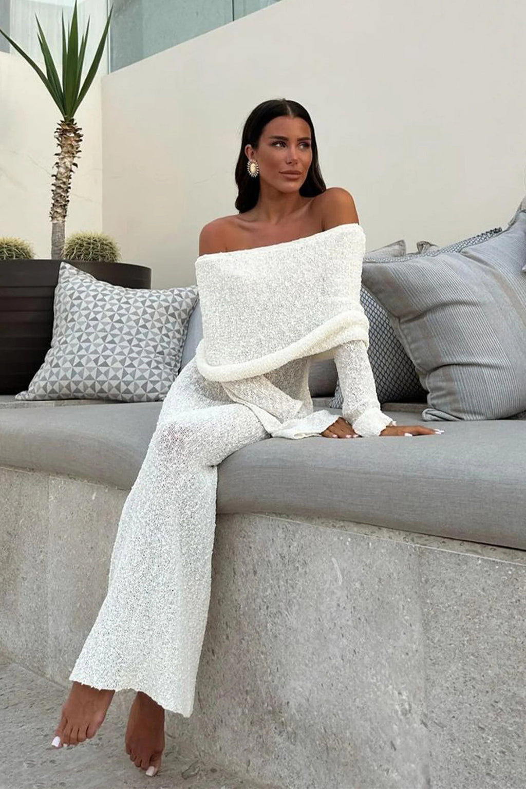 French-Style One-Shoulder Knitted Long-Sleeved Dress