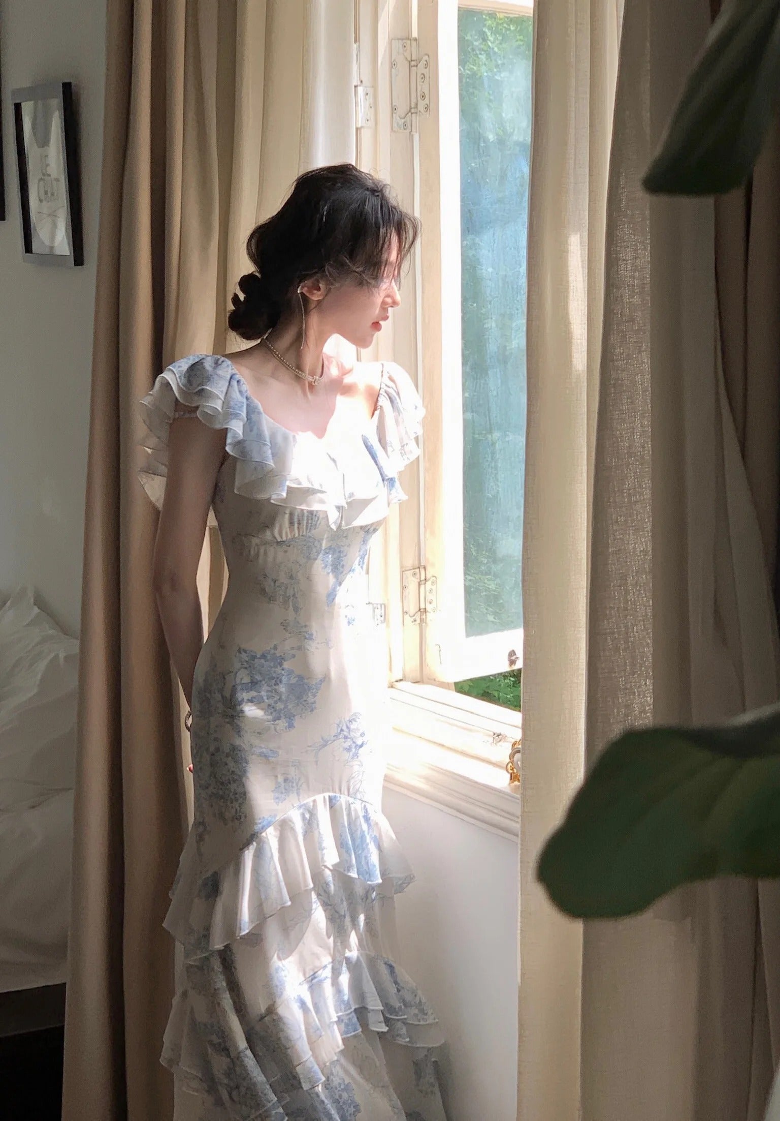 Floral Ruffle Dress With High Waist And Fishtail Skirt In Beige Blue Flower Print