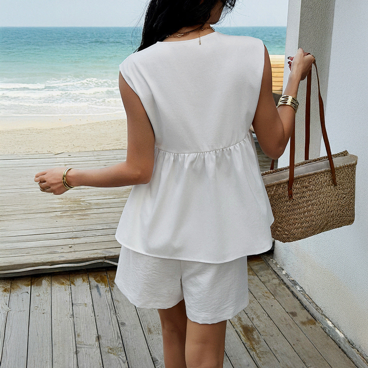 White Sleeveless Top And Pants Two Piece Set