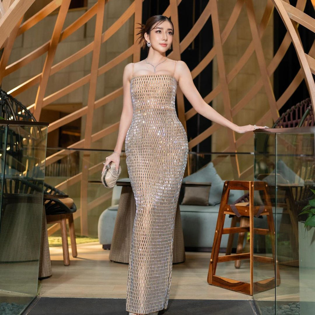 Elegant Banquet Evening Gown With Tube Top And Sleek Tight Skirt In Solid Colors