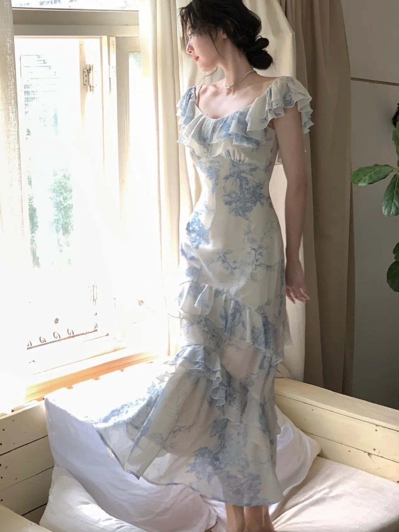 Floral Ruffle Dress With High Waist And Fishtail Skirt In Beige Blue Flower Print