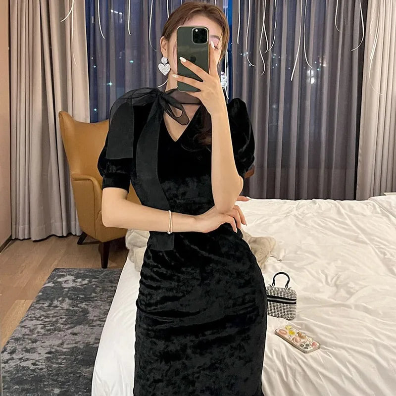 Refined V-Neck Lace-Up Fishtail Dress With Slim-Fit Silhouette