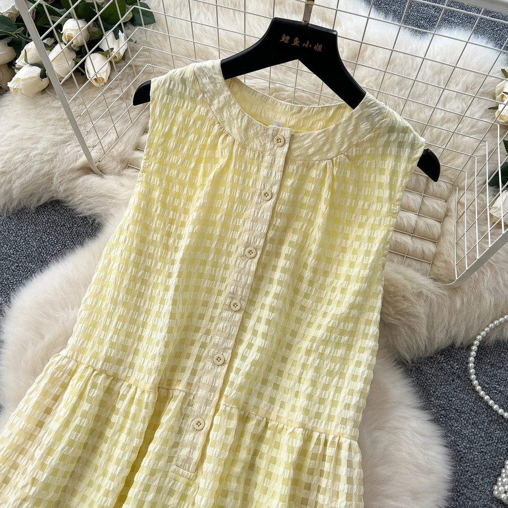 Chic Summer Midi Dress With Sleeveless Empire Plaid Lace