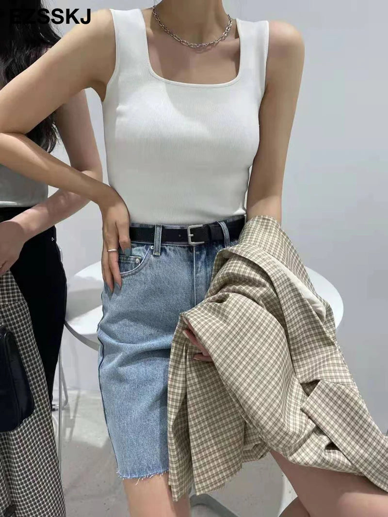 White Knit Tank With U Neck Sleeveless Summer Tee Vintage