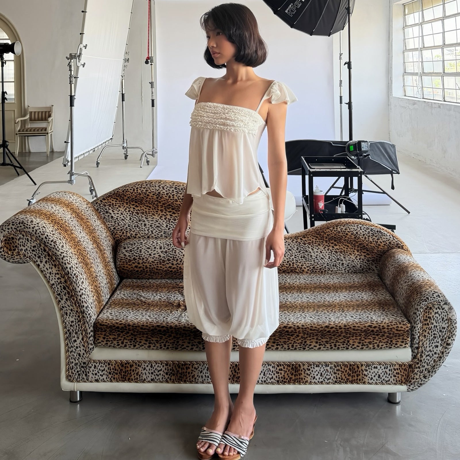 French Style Flying Sleeve Tank Top And Lantern Capri Pants Set