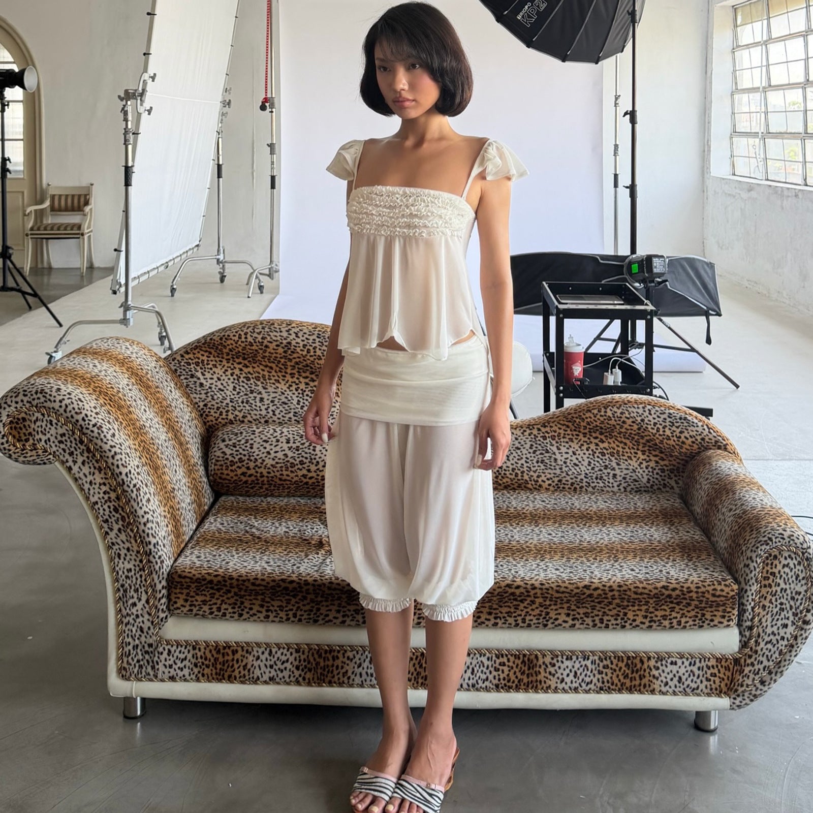 French Style Flying Sleeve Tank Top And Lantern Capri Pants Set
