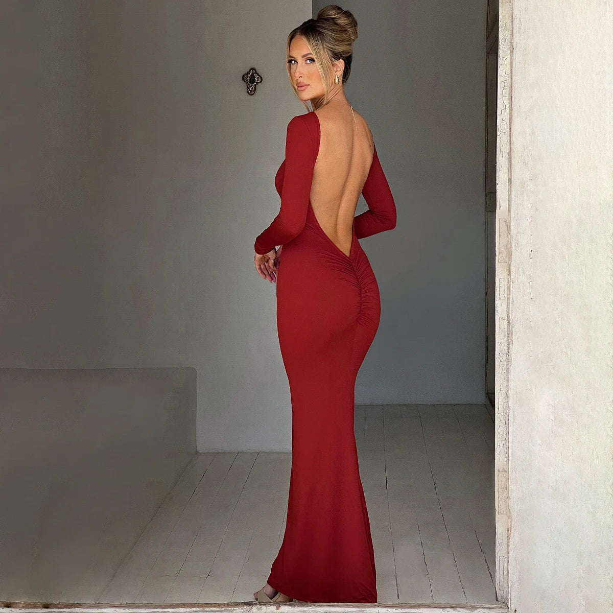Elegant Backless Long Sleeve Maxi Dress With Bodycon Fit