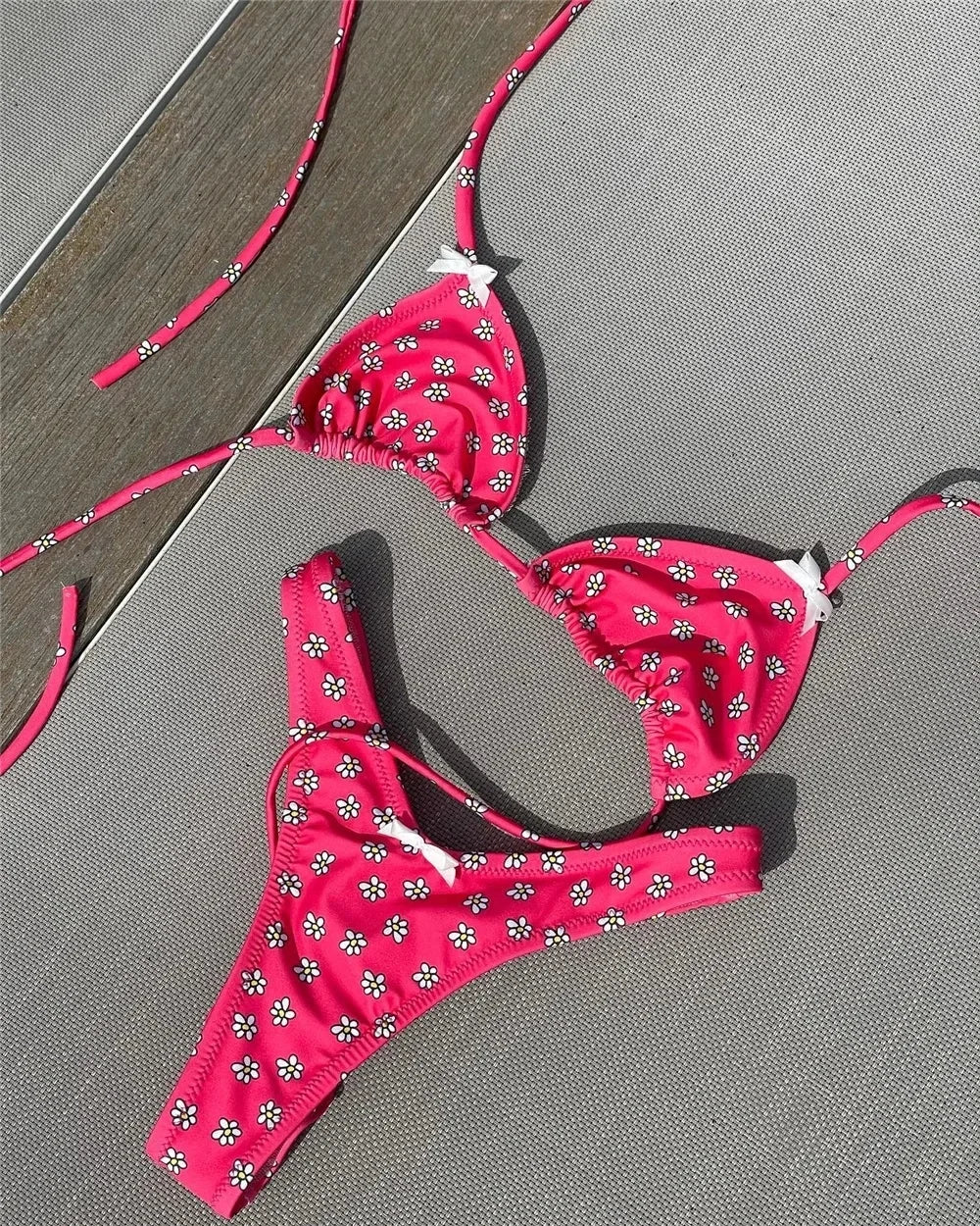 Floral Halter Bikini Set With High Leg Cut Two-piece Swimwear