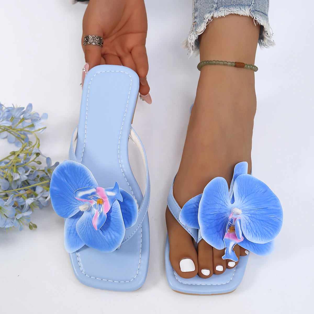 Clip Toe Flower Sandals With Square Front And Comfortable Flat Sole For Summer