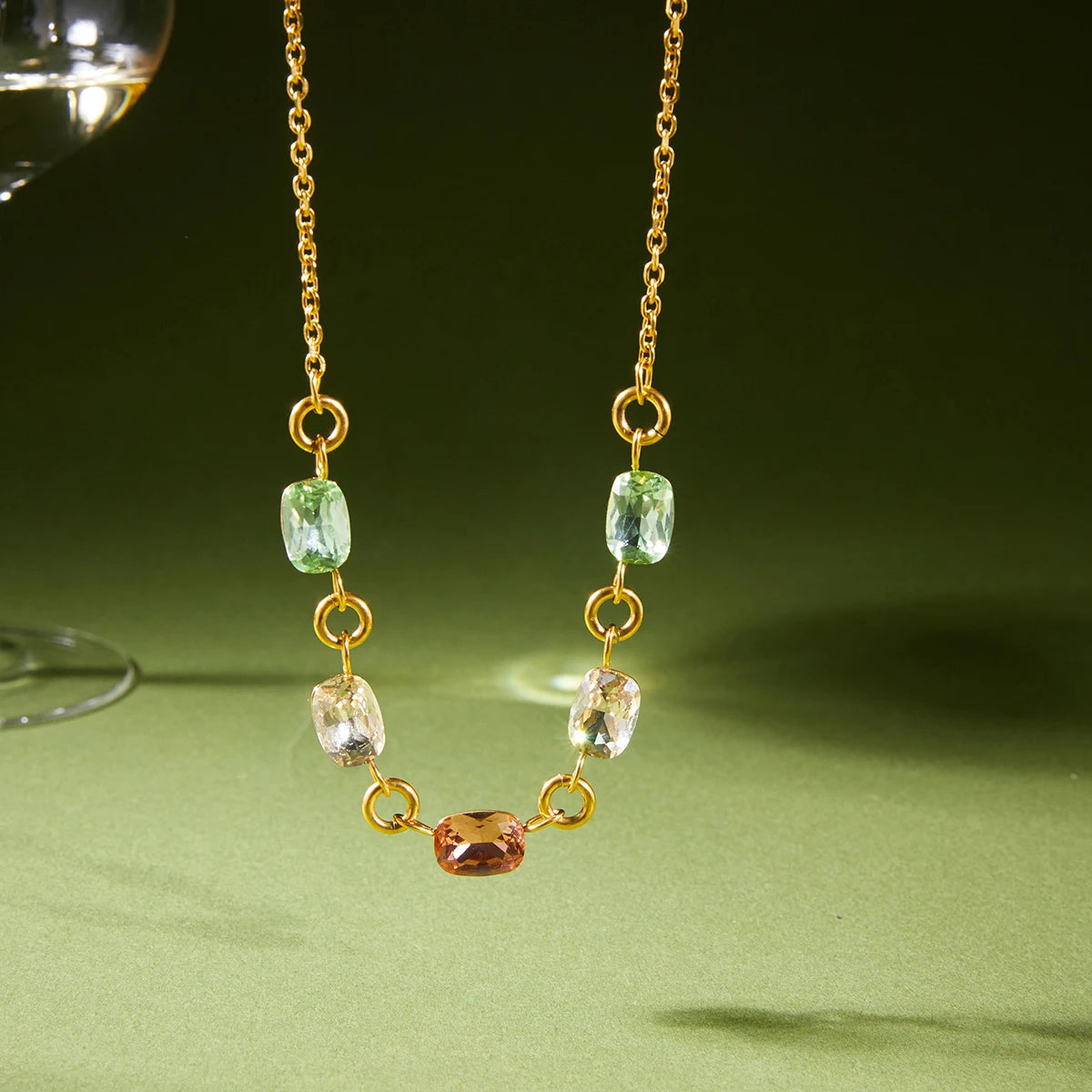 Sunlit Geometric Rhinestone Chain Necklace For Women With Delicate Sparkle And Gleaming Charm