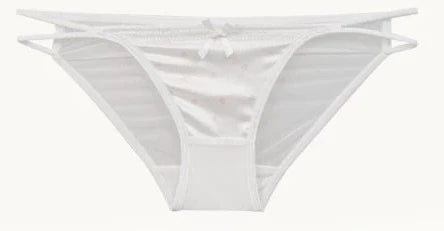 French Style Satin Lace Lingerie Set With Triangle Cups Wireless Soft Fabric Daily Wear
