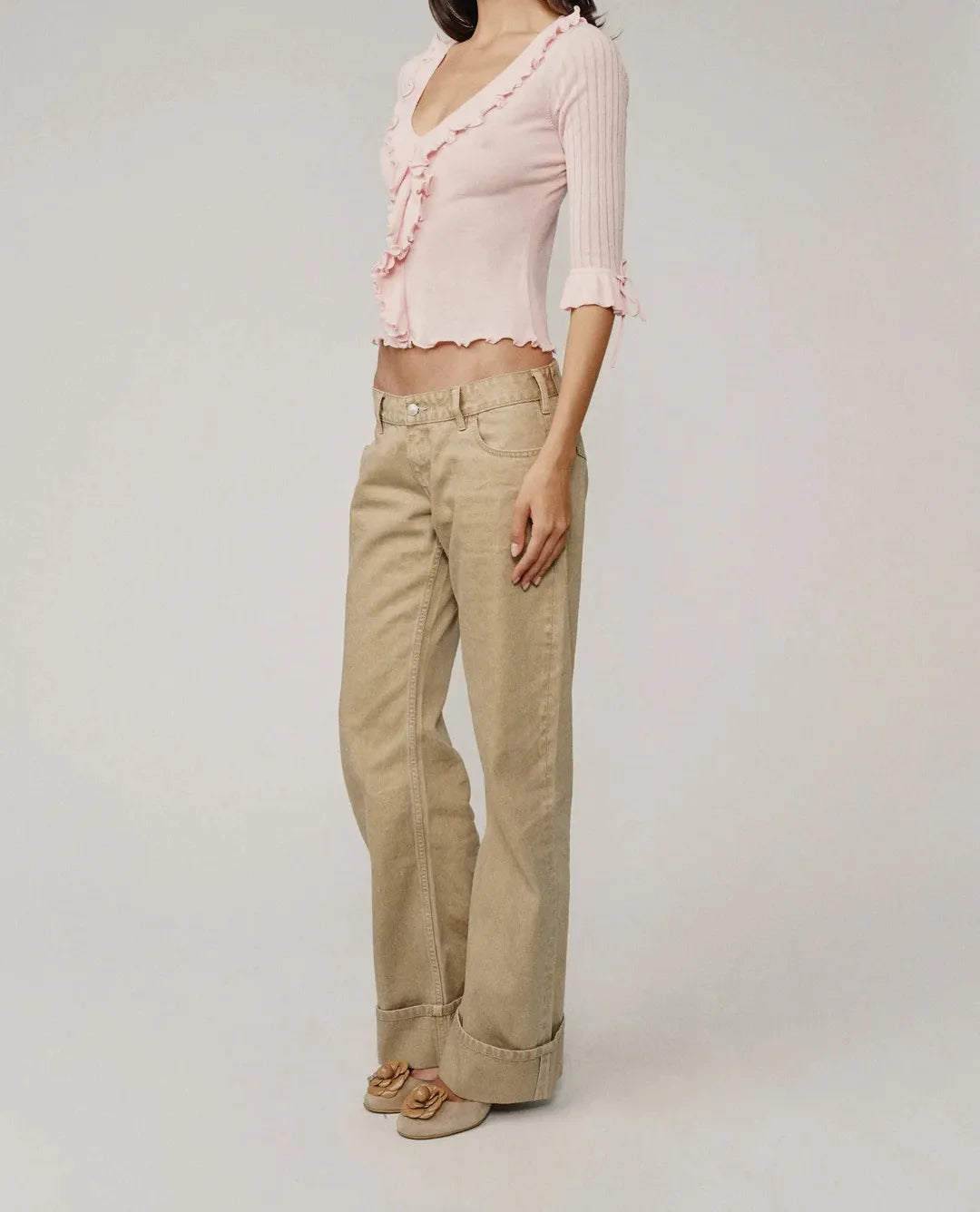 French-Style Ruffled Knit Top With Deep V-Neck Ruched Lace Tie-Up Cuff Short Waist-Exposing Silhouette