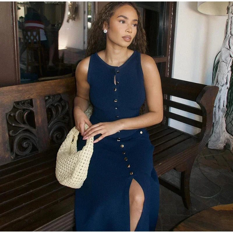 Chic Knit Midi Dress With Button Front And O Neck Silhouette