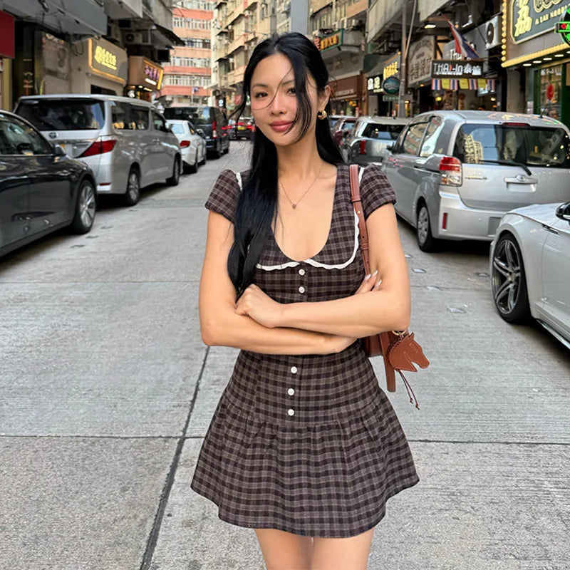 Vintage Gingham Dress With Peter Pan Collar And Lace Trim