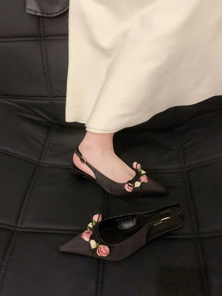 Elegant Floral Summer Sandals With Low Heel And Belt Strap