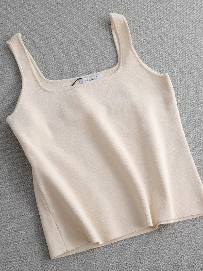 White Knit Tank With U Neck Sleeveless Summer Tee Vintage
