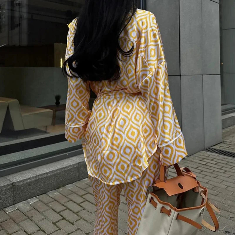 Printed Blouse And Pants Set With Long Sleeves And Lace Up Shirt