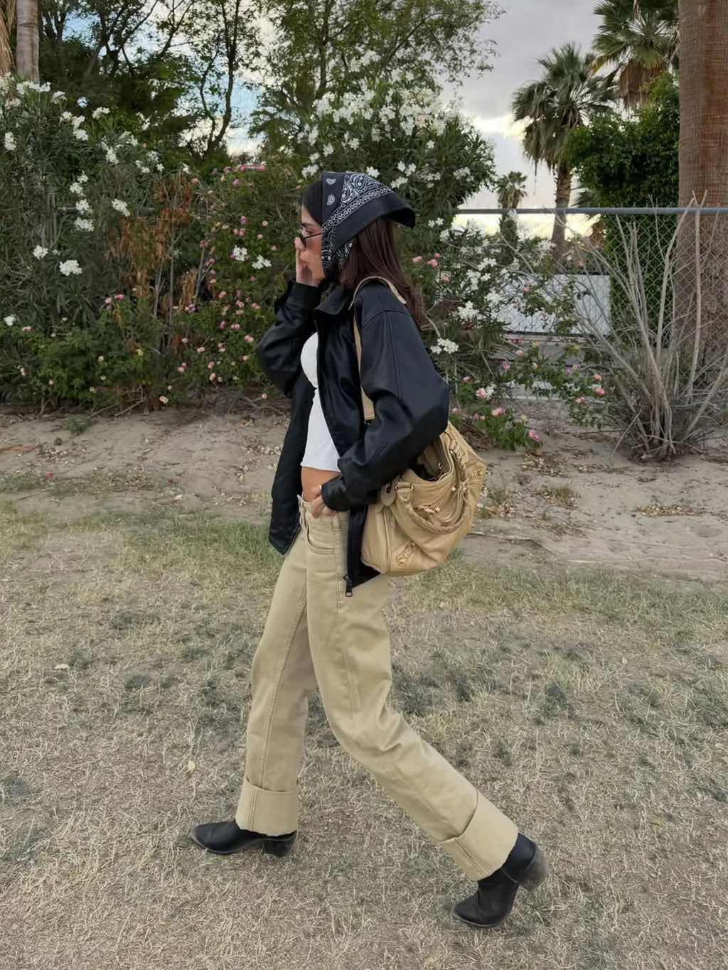 Khaki-colored Washed Low-rise Denim Pants with Rolled Cuffs and Straight-leg Design