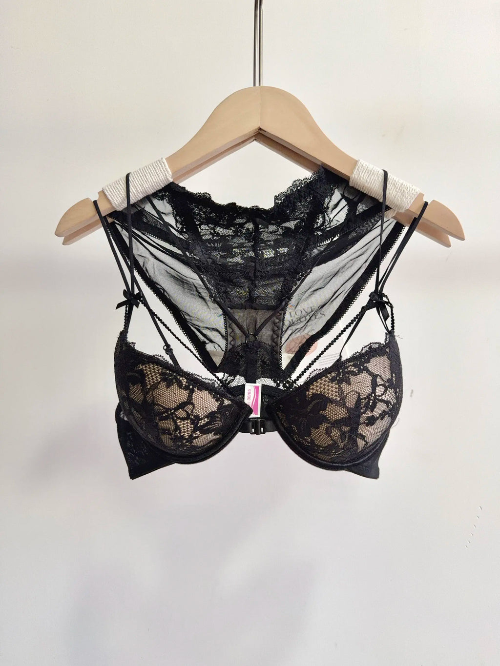 Lace Front Closure Lingerie Set For Women Wirefree Push Up Bra Delicate Straps Lightweight Comfort