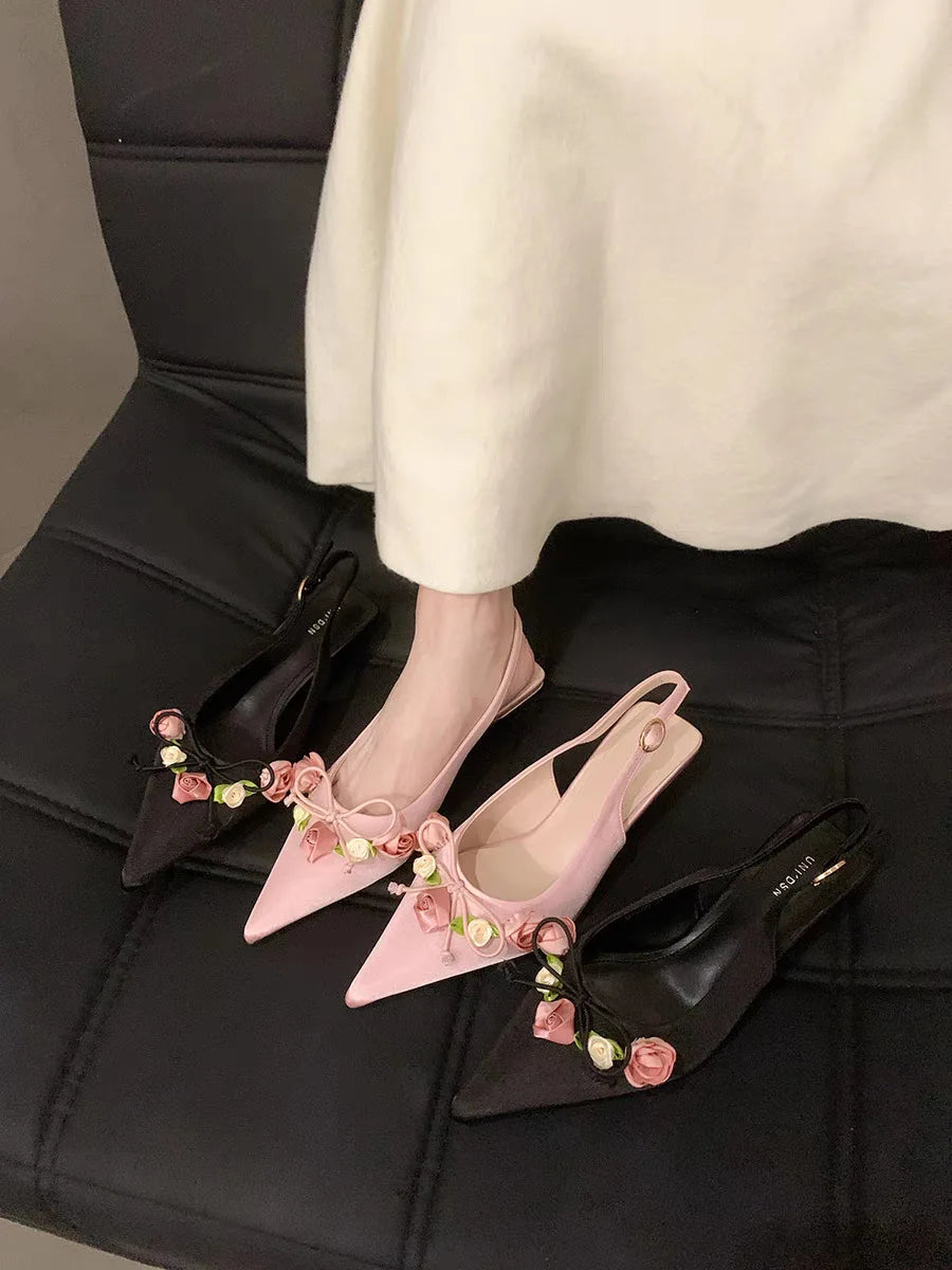 Elegant Floral Summer Sandals With Low Heel And Belt Strap