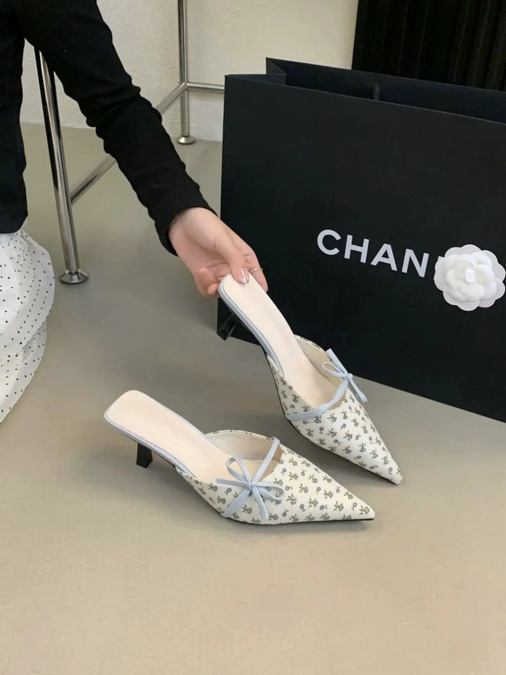 Elegant Bow Pointed Toe Mules With Thin Slip-on Heels