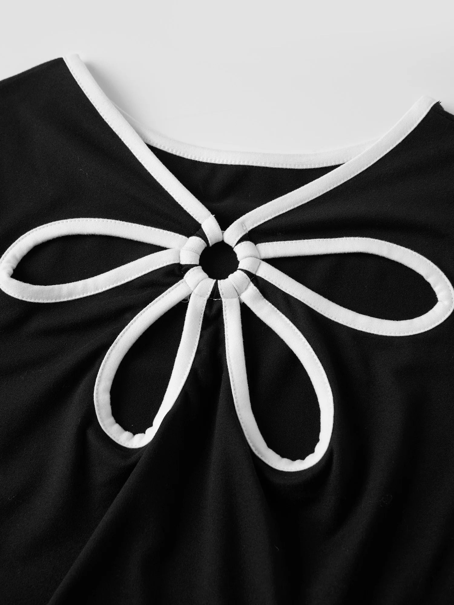 Floral Patchwork Tee With Hole Detail For Women Slim Fit Streetwear Top With Light Stretch