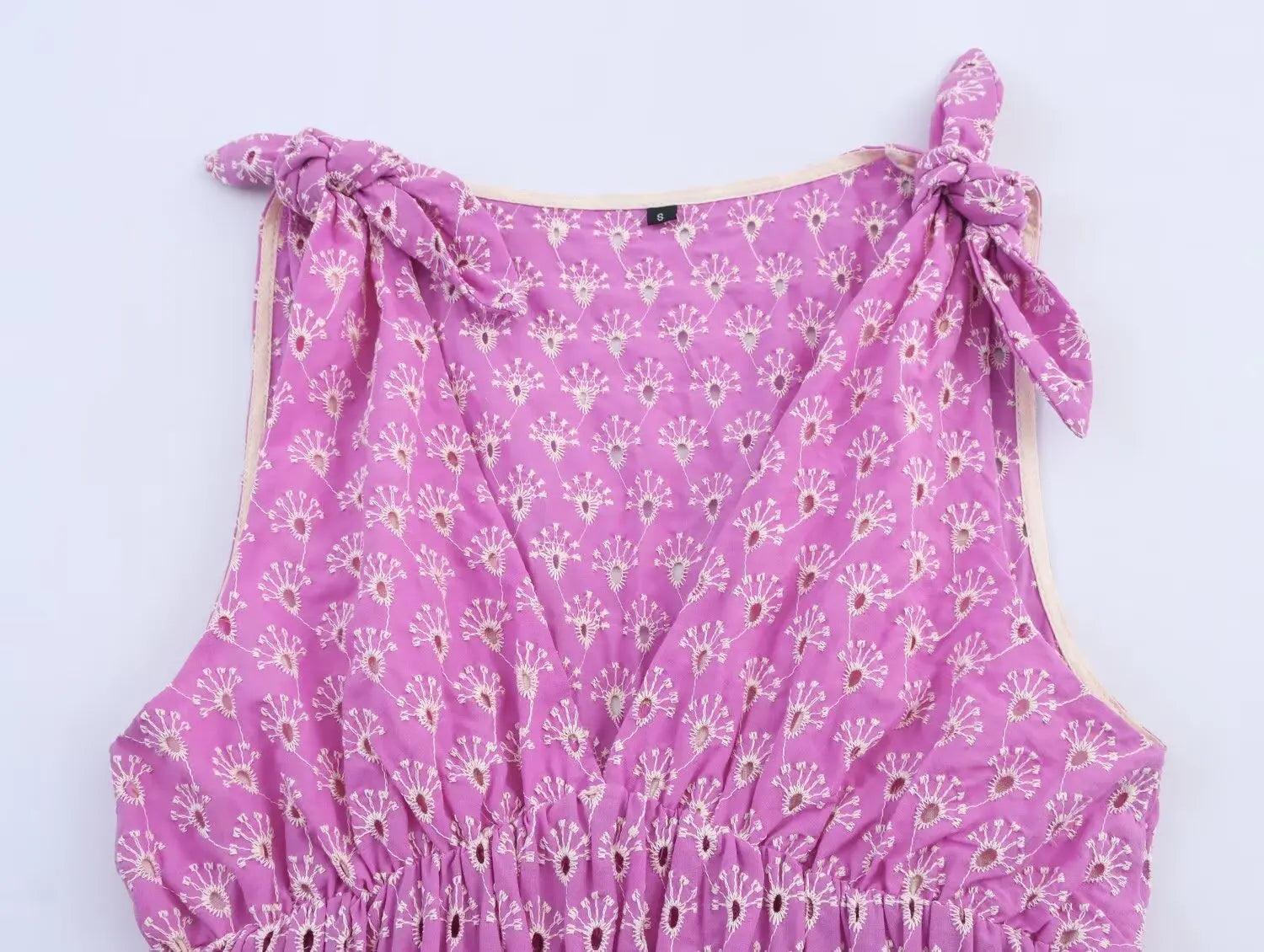 V-neck Sleeveless Embroidery Hollow Out Elastic Waist Crop Top