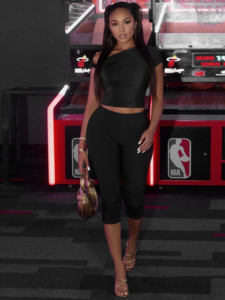 Midnight Knot Crop Top And Capri Set With Diagonal Collar