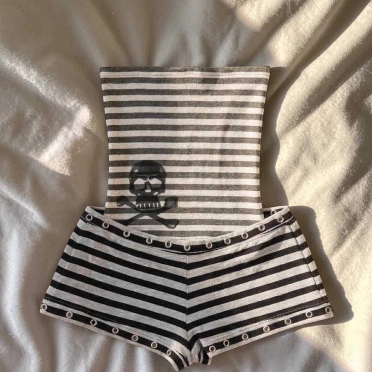 Gothic Vibe Color Blocked Shorts With Streetwear Edge