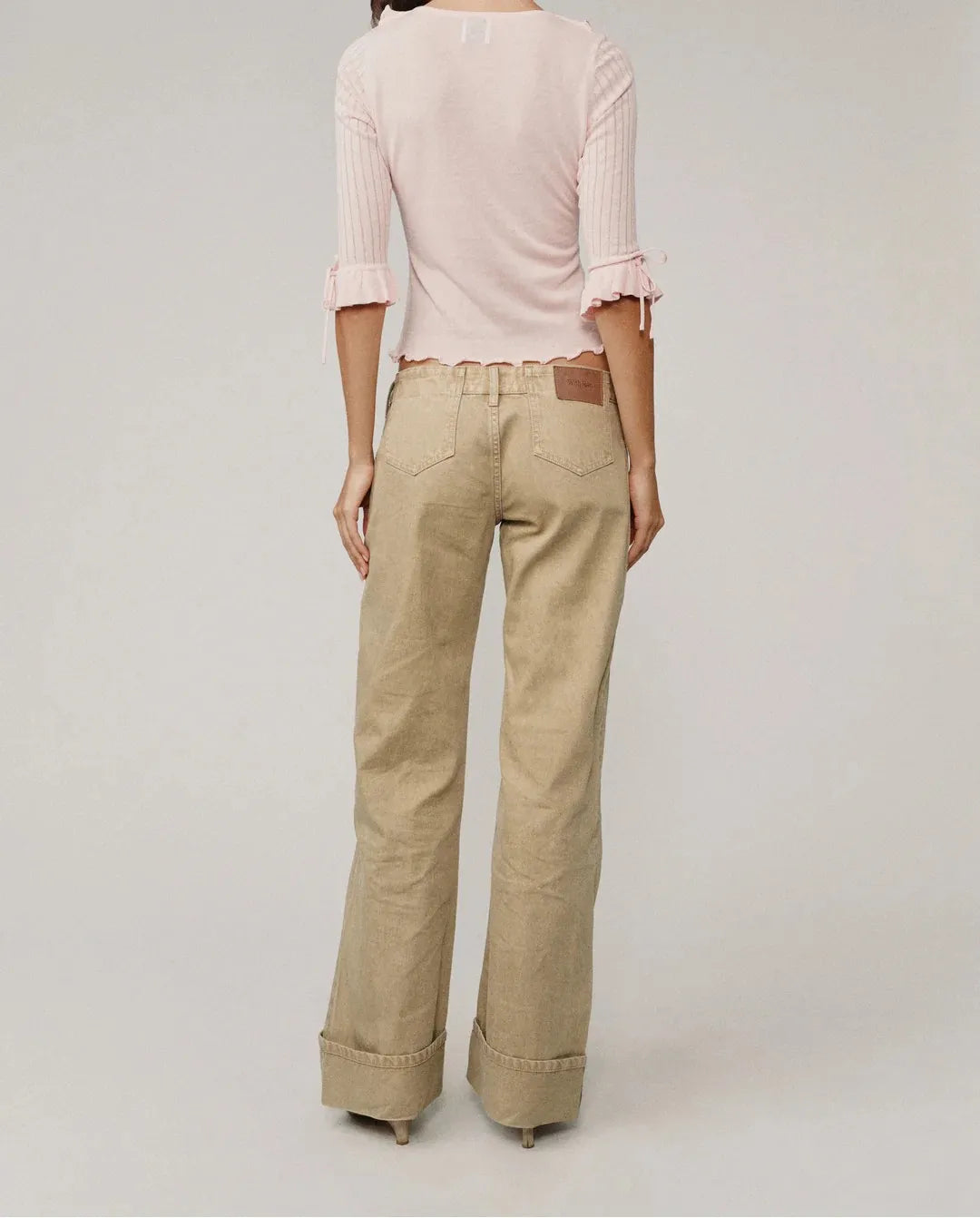 French-Style Ruffled Knit Top With Deep V-Neck Ruched Lace Tie-Up Cuff Short Waist-Exposing Silhouette