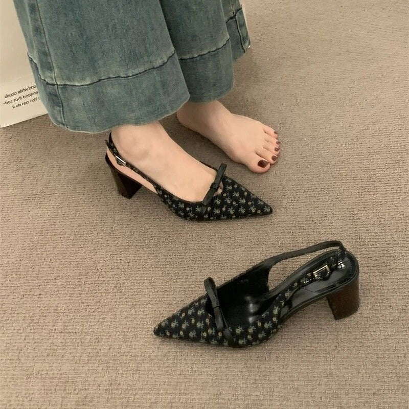 Closed Toe Buckle Sandals With Comfortable Chunky Heel