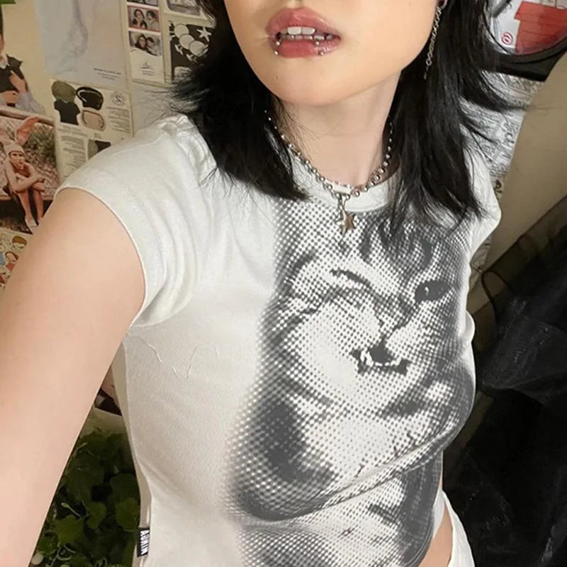 Animal Print Crop Top In White Slim Fit Crewneck Tee For Casual Vintage Vibe Everyday Chic
