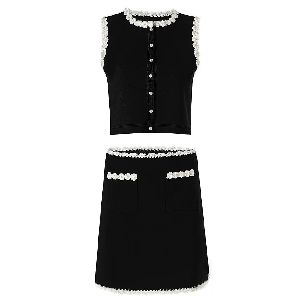 Black And White Skirt Set For Women With Elegant Contrast Design