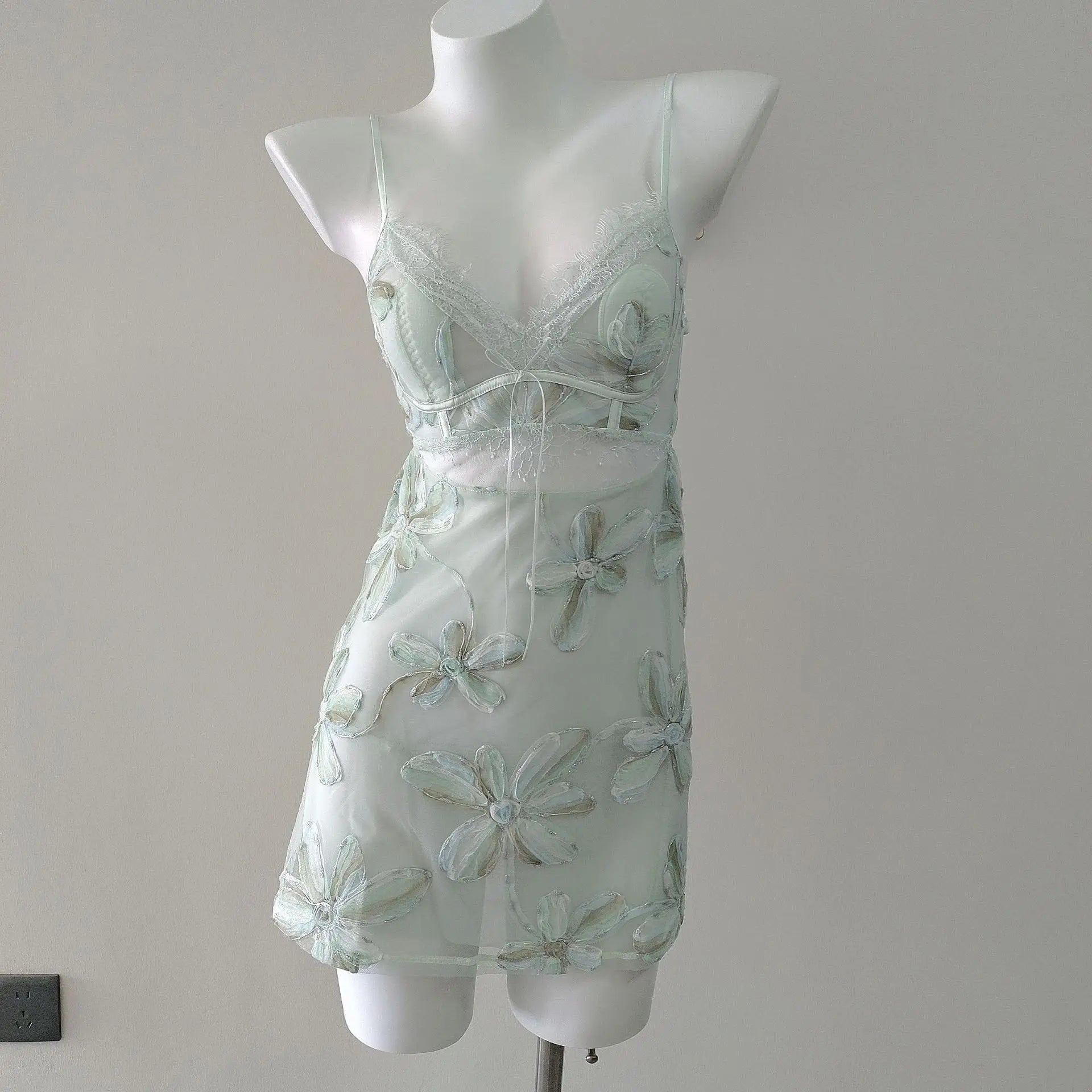 Delicate Lolita Sleepwear Nightdress Set With Flower Lace Mesh And Suspender Details