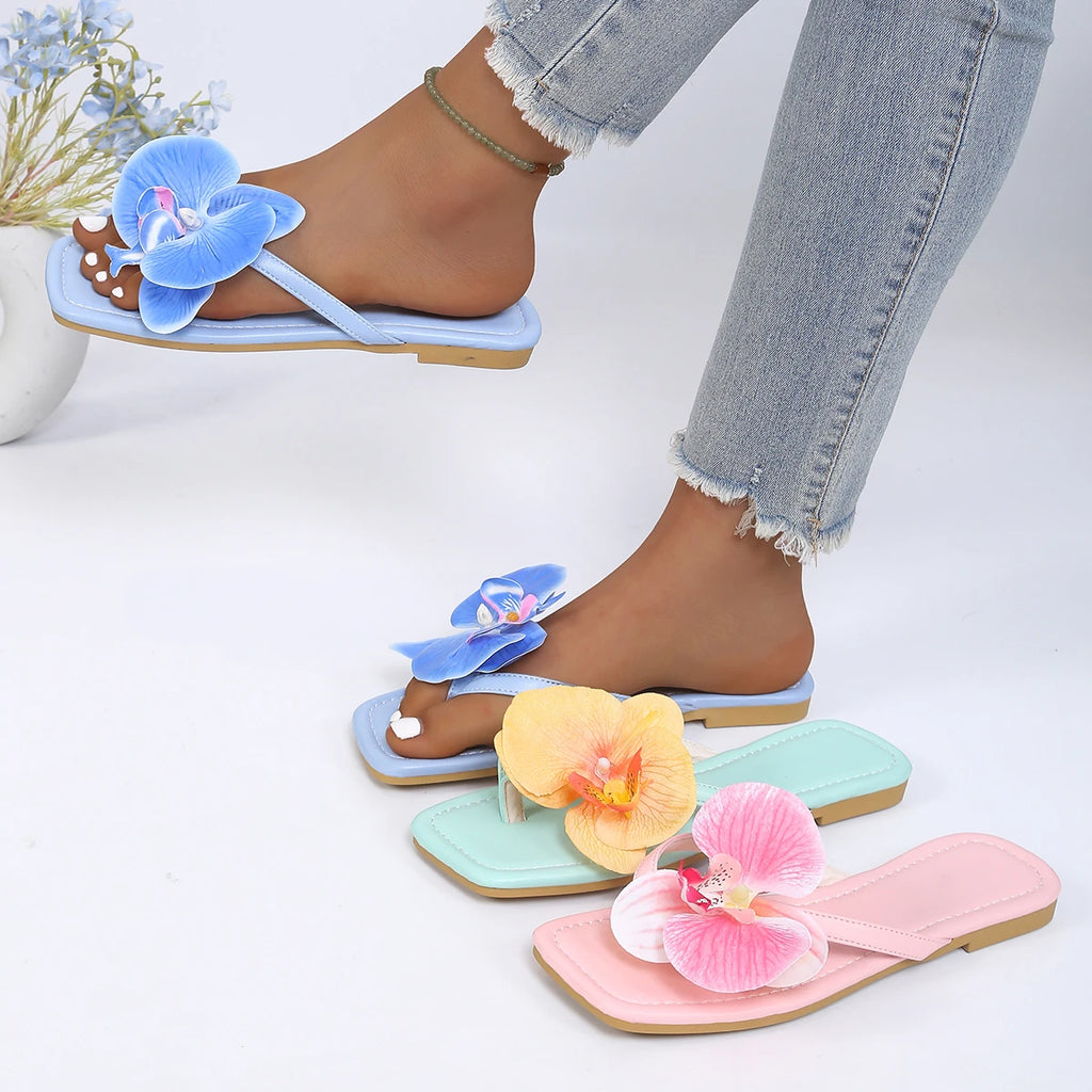 Clip Toe Flower Sandals With Square Front And Comfortable Flat Sole For Summer