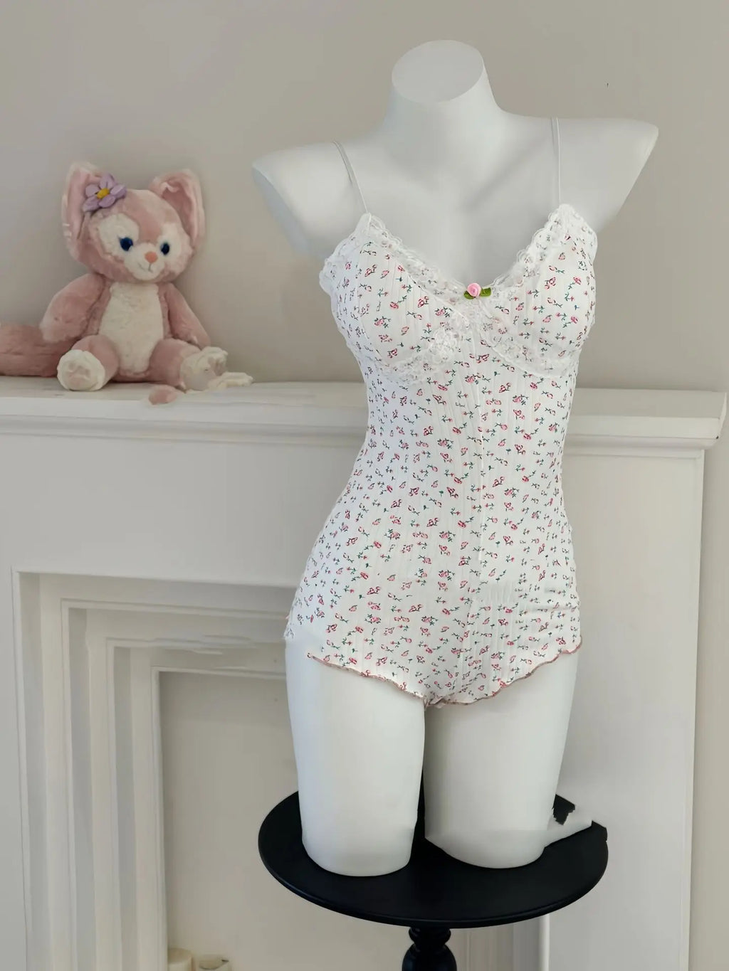 Charming Floral Print Lace Trim Slim Fit Sleeveless Bodysuit