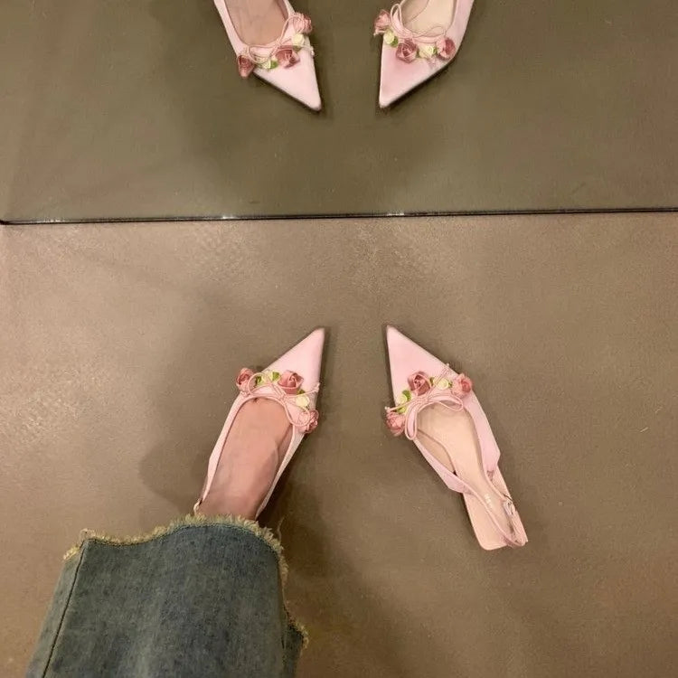 Elegant Floral Summer Sandals With Low Heel And Belt Strap