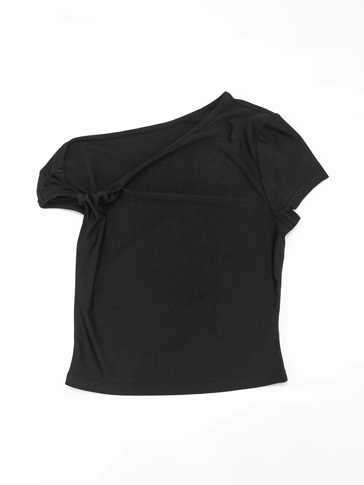 Midnight Knot Crop Top And Capri Set With Diagonal Collar