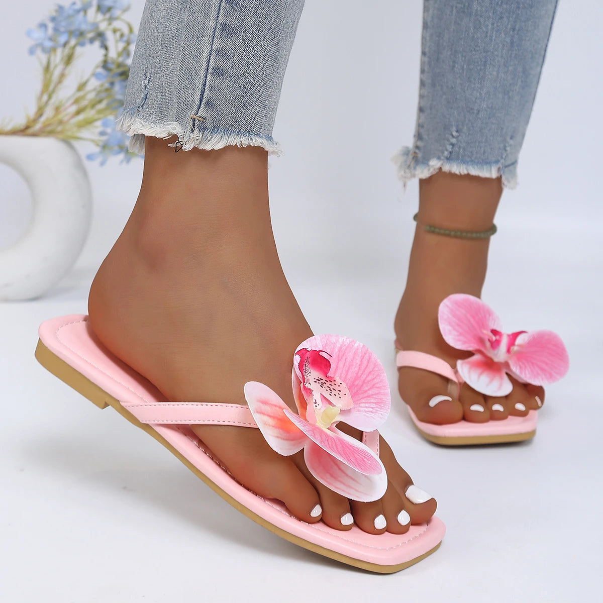 Clip Toe Flower Sandals With Square Front And Comfortable Flat Sole For Summer
