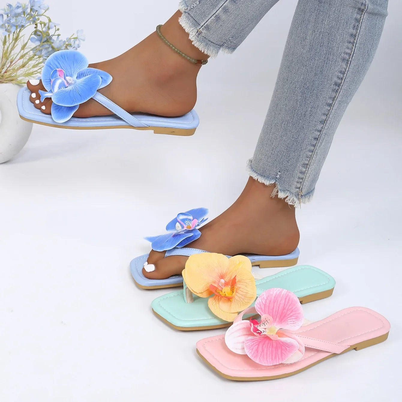 Clip Toe Flower Sandals With Square Front And Comfortable Flat Sole For Summer