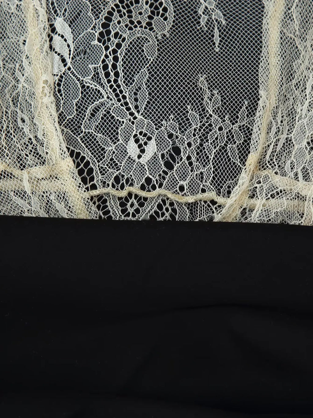 Lace Patchwork Mini Dress With Vintage Contrast Slim Long Sleeves