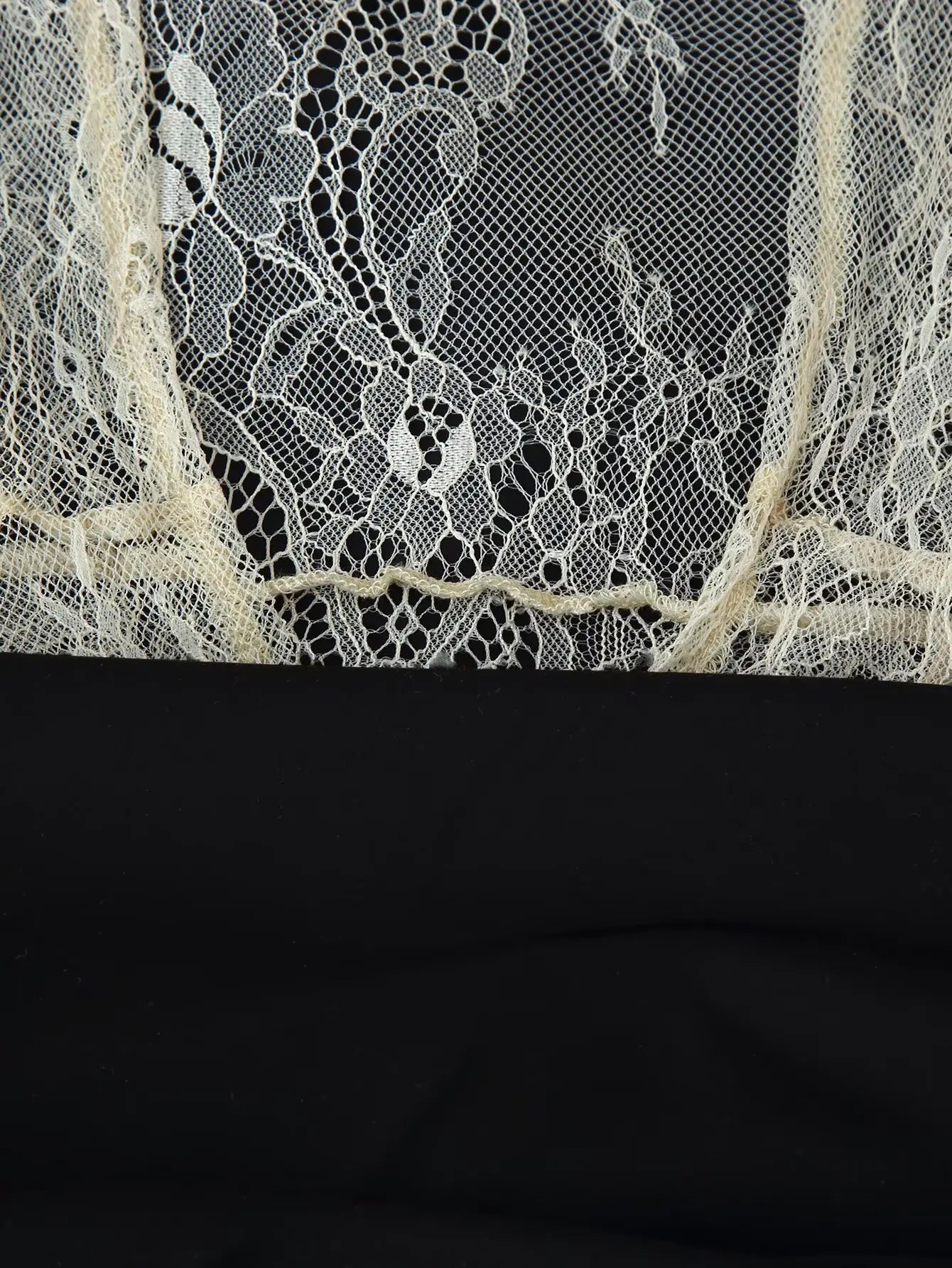 Lace Patchwork Mini Dress With Vintage Contrast Slim Long Sleeves
