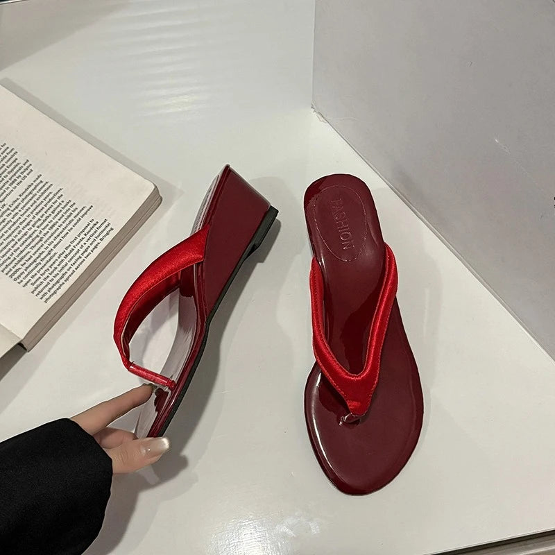 Elevated Water Resistant Flip Flops For Women Soft Sole Casual Slippers