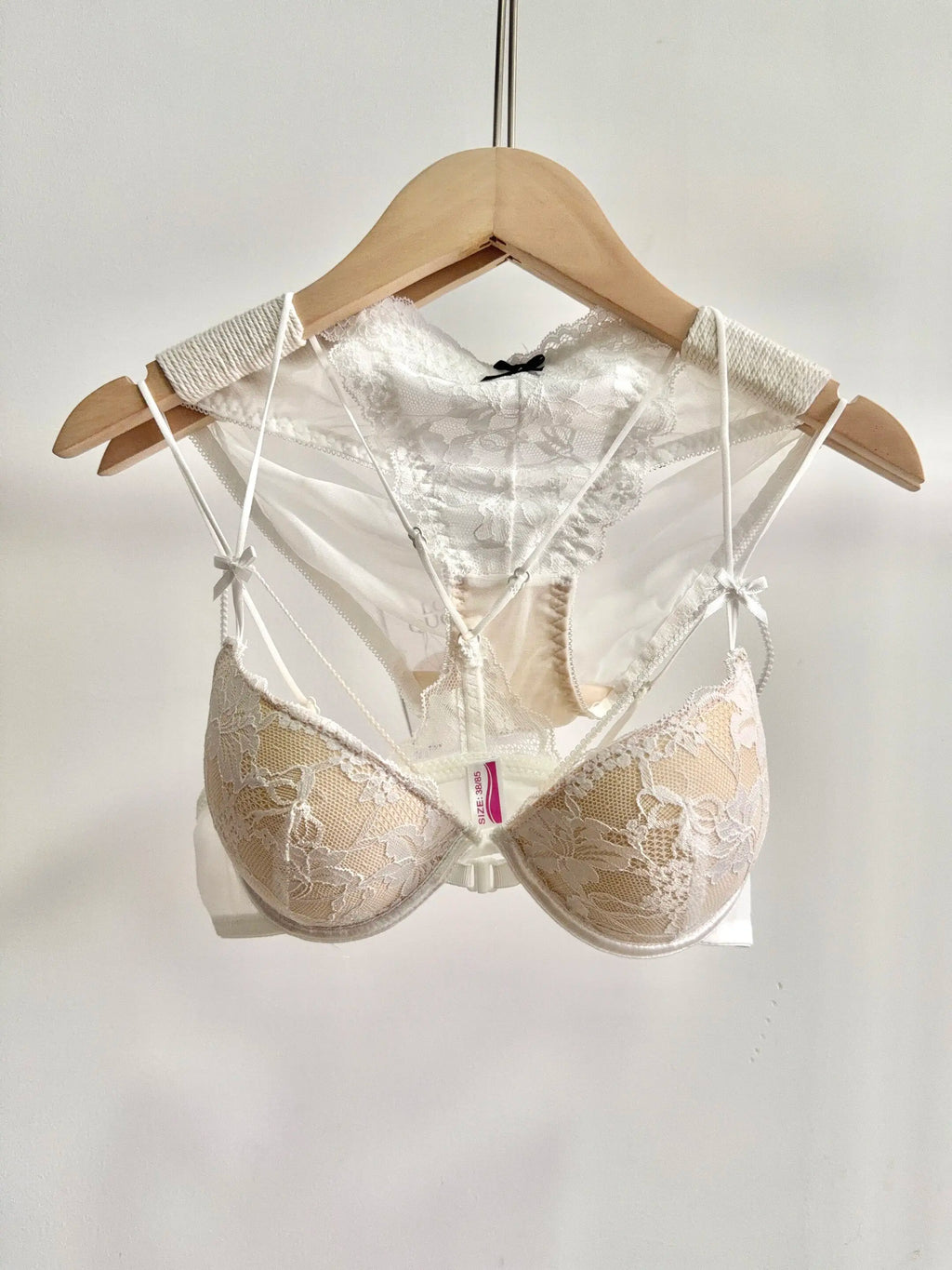 Lace Front Closure Lingerie Set For Women Wirefree Push Up Bra Delicate Straps Lightweight Comfort