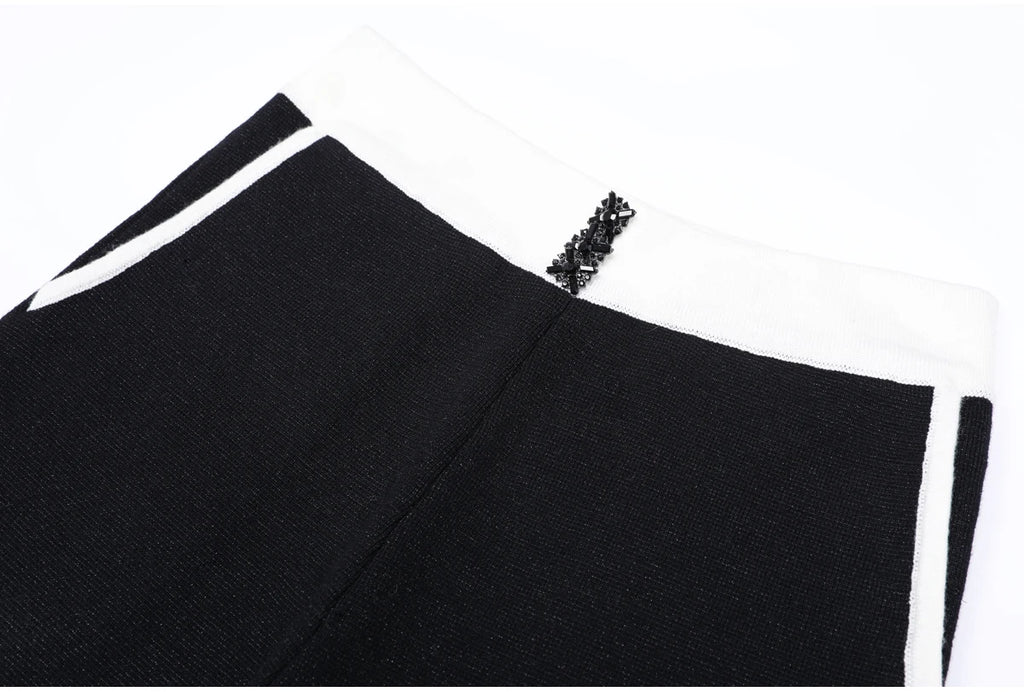 Diamond Buckle Knit Top With Elastic Fit Long Sleeve Pullover Round Neck For Women