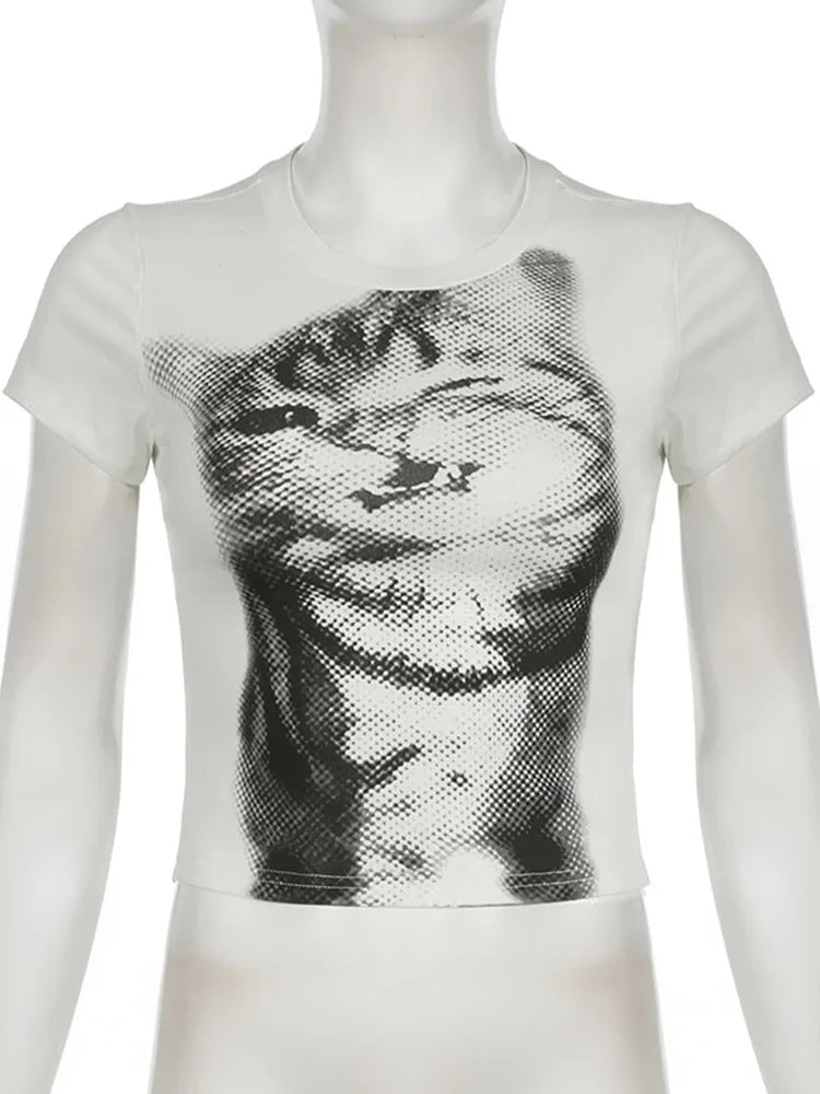 Animal Print Crop Top In White Slim Fit Crewneck Tee For Casual Vintage Vibe Everyday Chic
