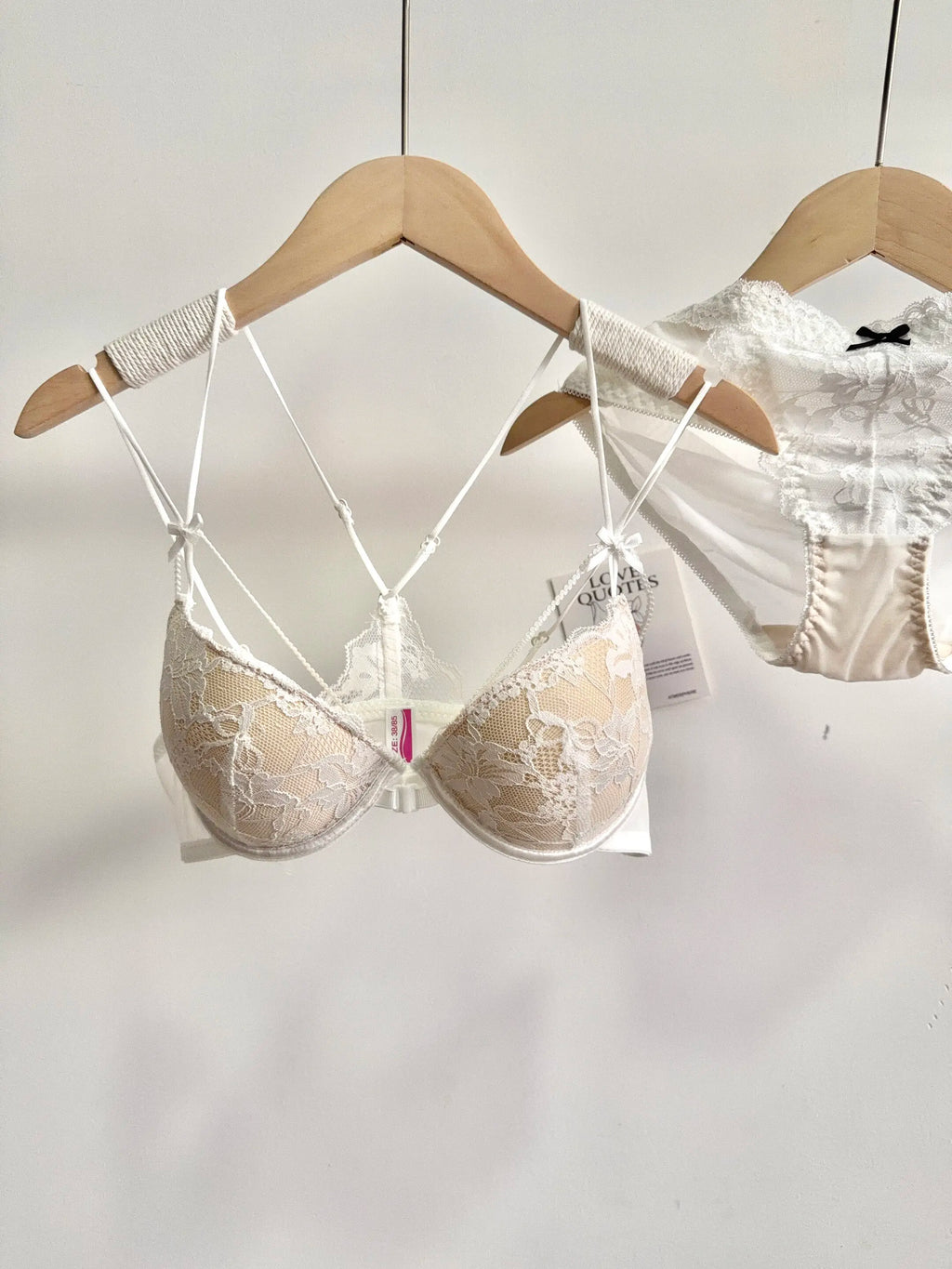 Lace Front Closure Lingerie Set For Women Wirefree Push Up Bra Delicate Straps Lightweight Comfort